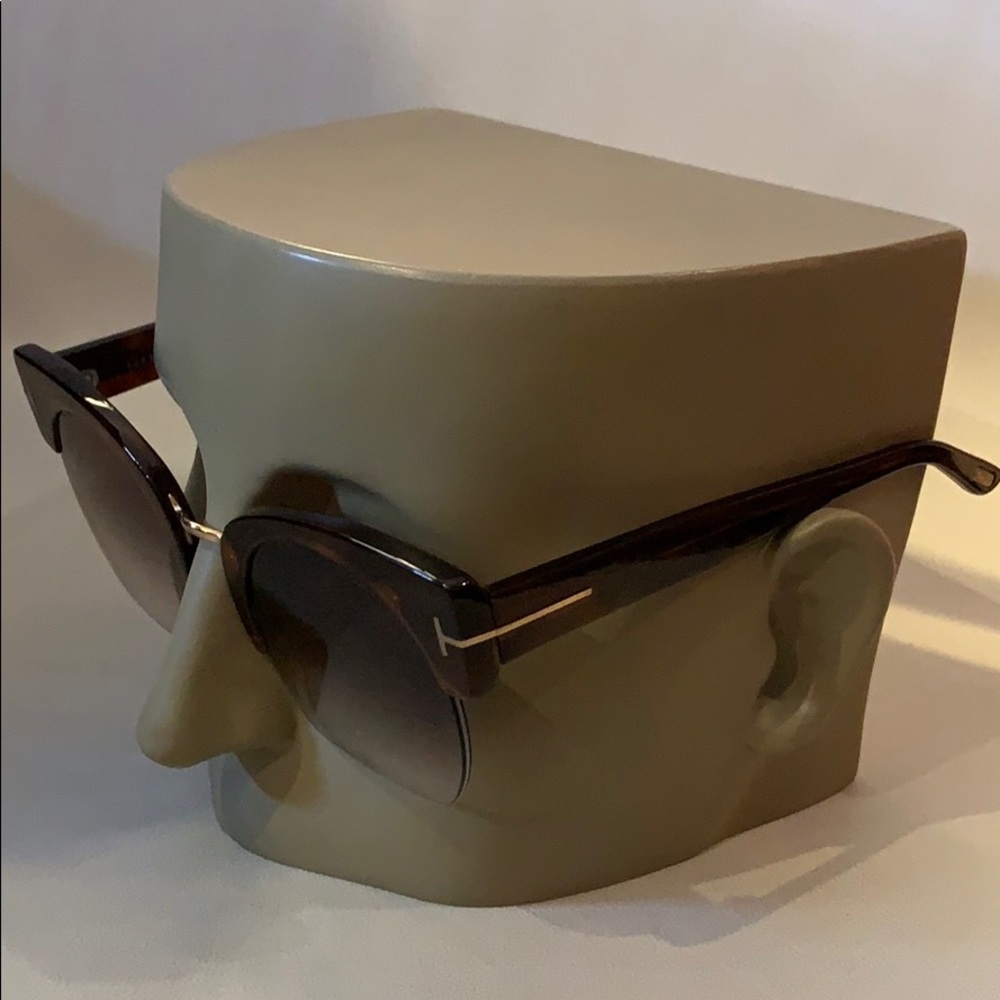 New Women’s Authentic Tom Ford Sunglasses - Picture 4 of 8